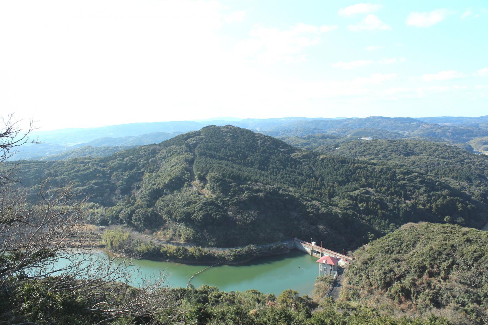 女嶽神社へ-0