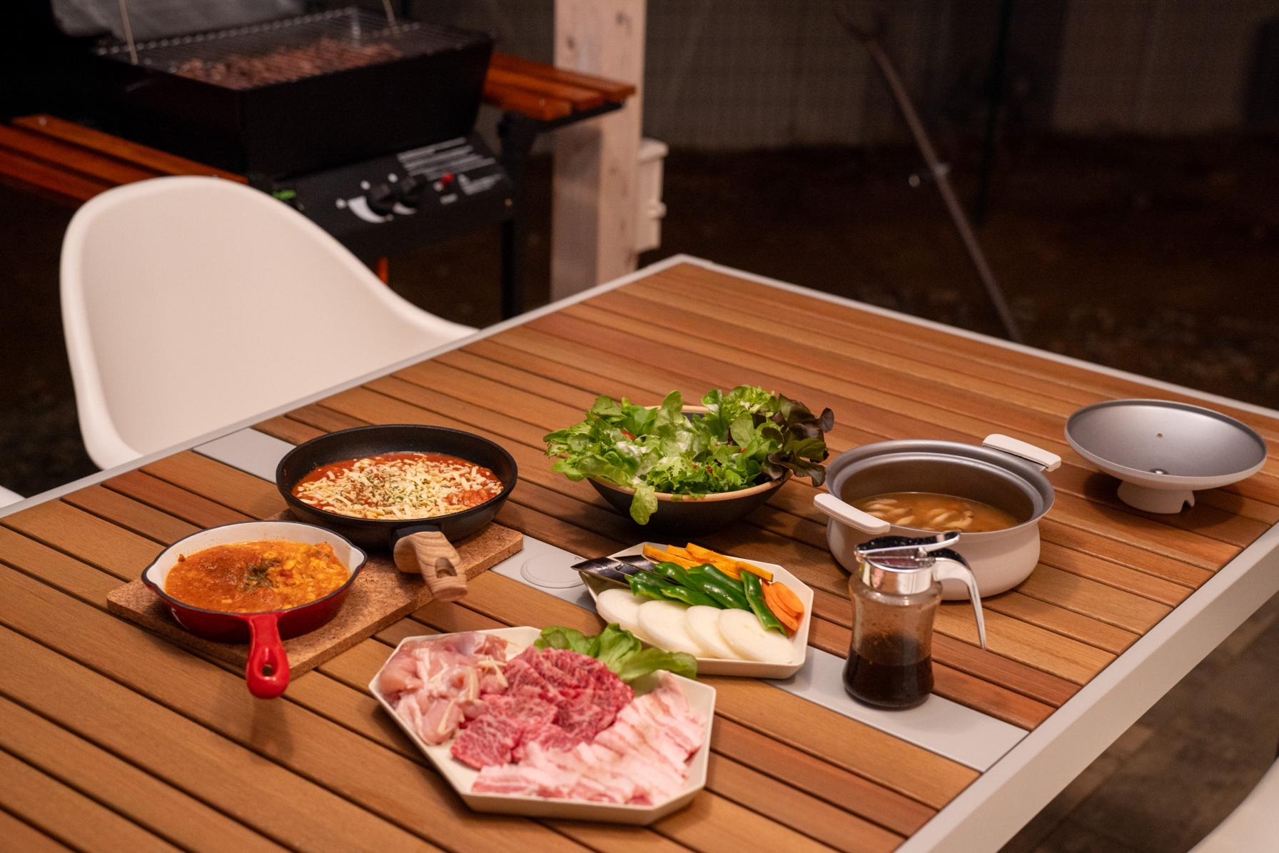 BBQスタイルでいただく夕食はどれも絶品-0