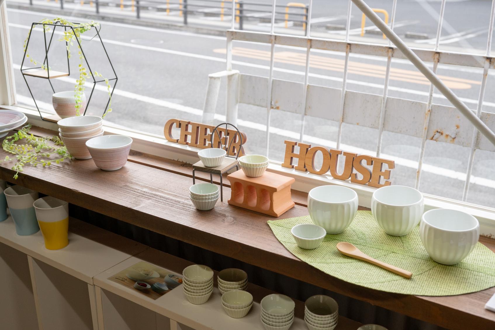 元気なカラーで毎日が明るくなるセレクトショップ！「Cheer house」-1