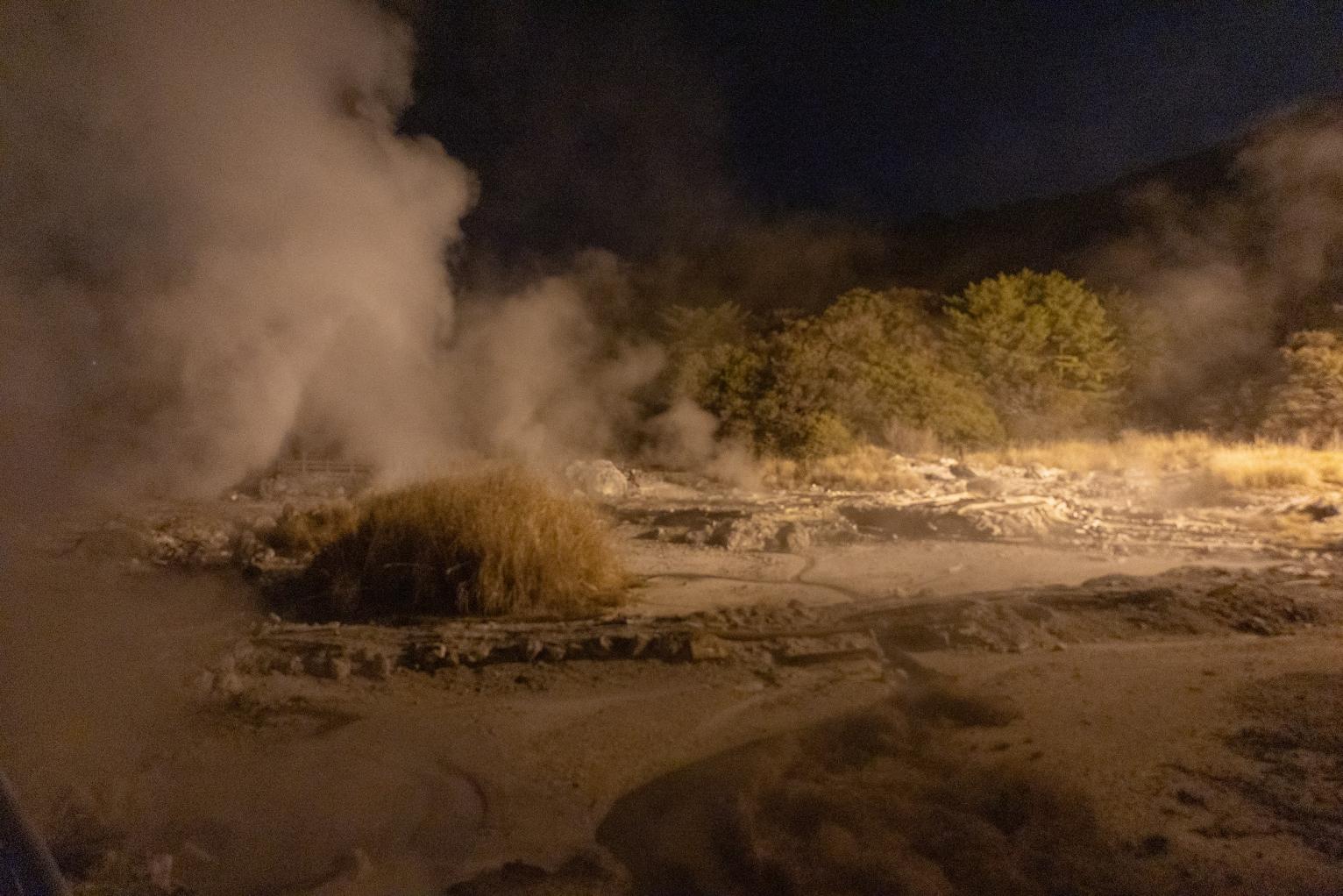 地獄の声が聞こえる？！昼とは一味違う夜の雲仙地獄ツアーへ！-1