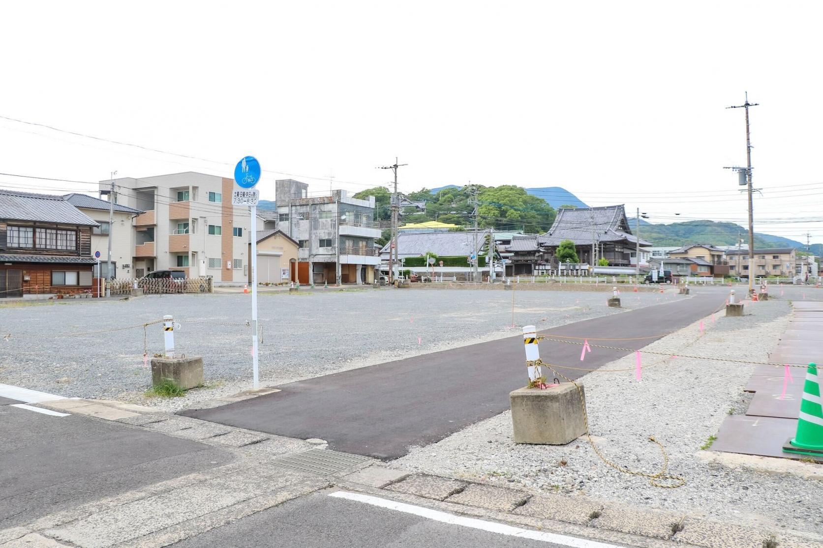 茶市の朝は早い!!9時にはもう駐車場が満車に!?-0