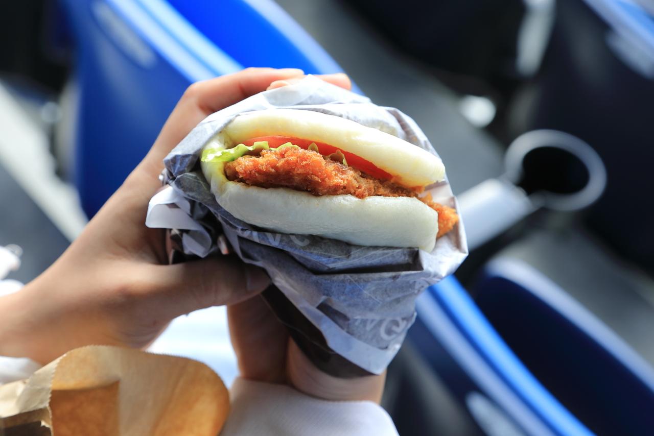 岩崎本舗で「角煮まん」じゃないものをオーダーしてみた-1