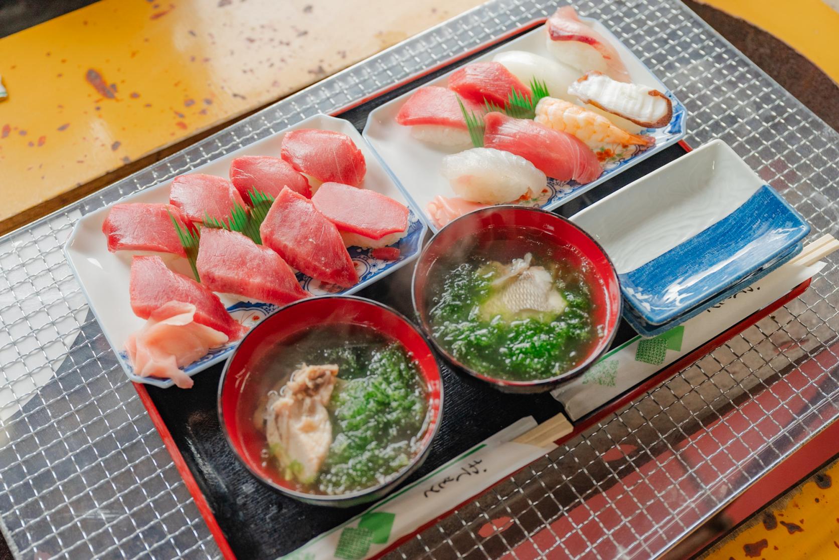 マグロや鮮魚のネタの厚さに驚愕！900円から楽しめる激安お寿司-0