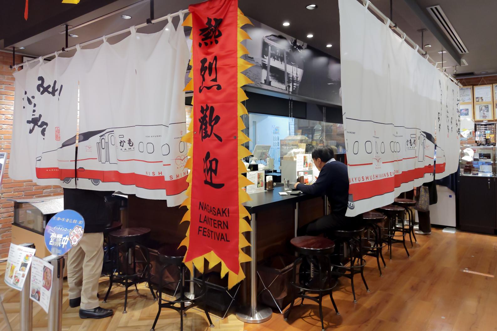 ランチや喫茶、ちょい飲みも！長崎のうまかもんが食べたい方は【軽飲食ゾーン】へ！-0