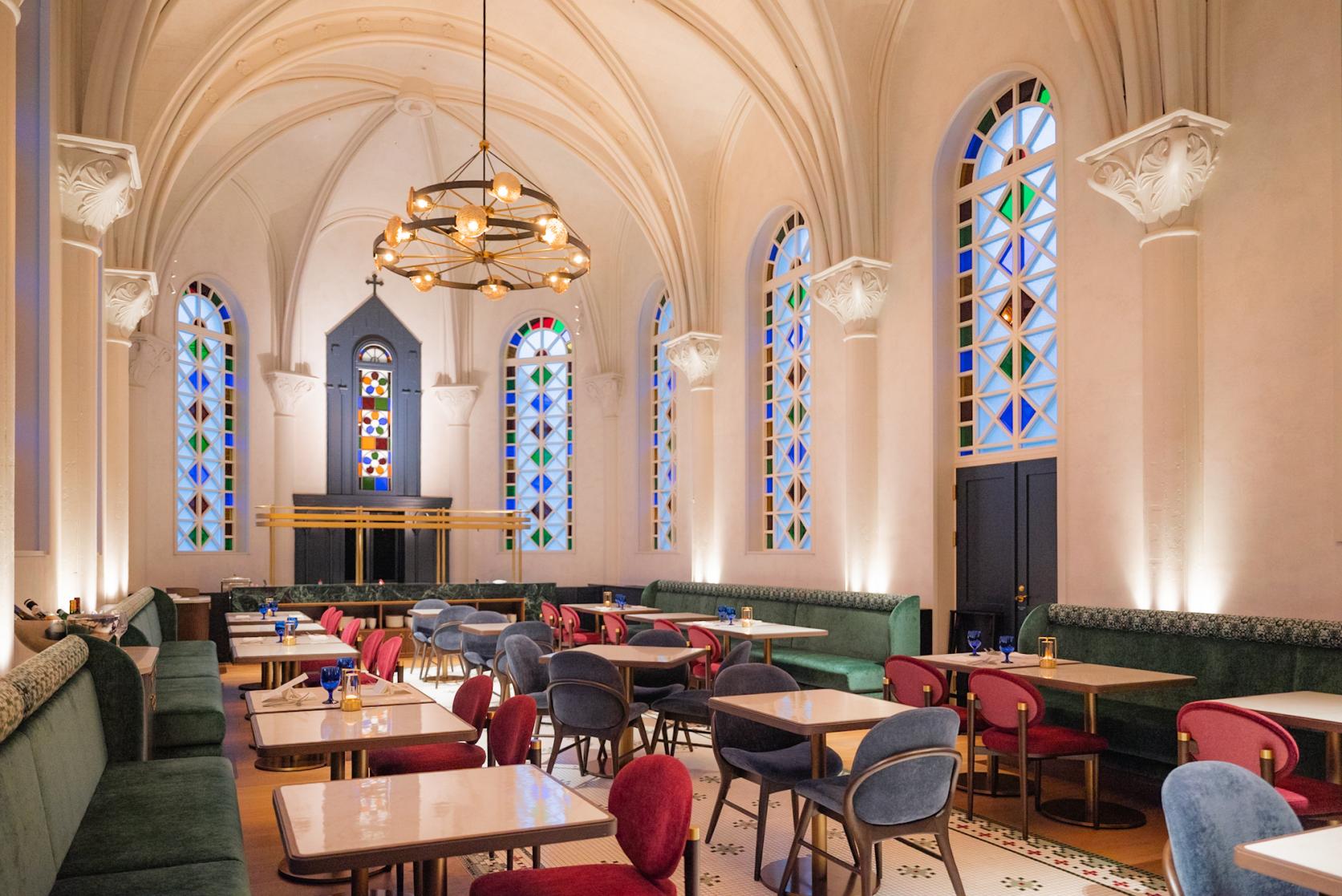 ステンドグラス煌めく聖堂レストラン「Restaurant Cathedréclat（カテドレクラ）」-0