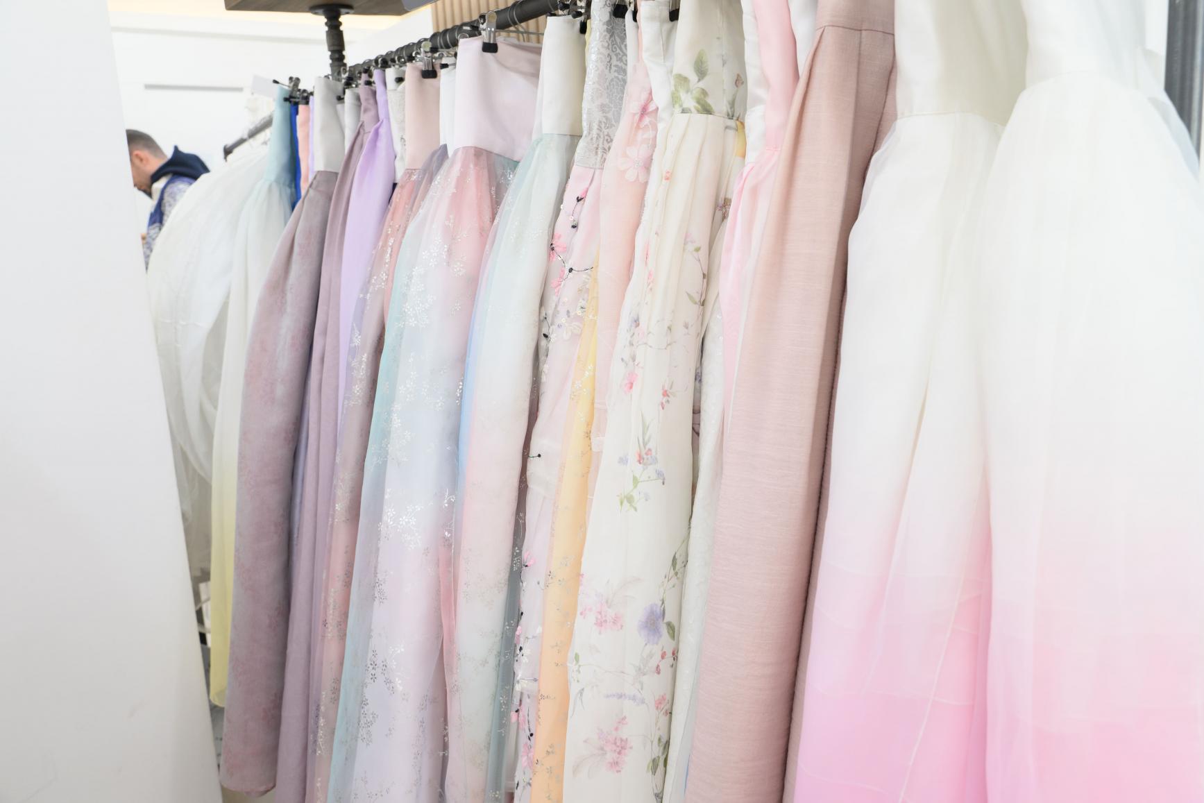 いざ韓服レンタルへ。1,000着以上の韓服に迷います〜！-1