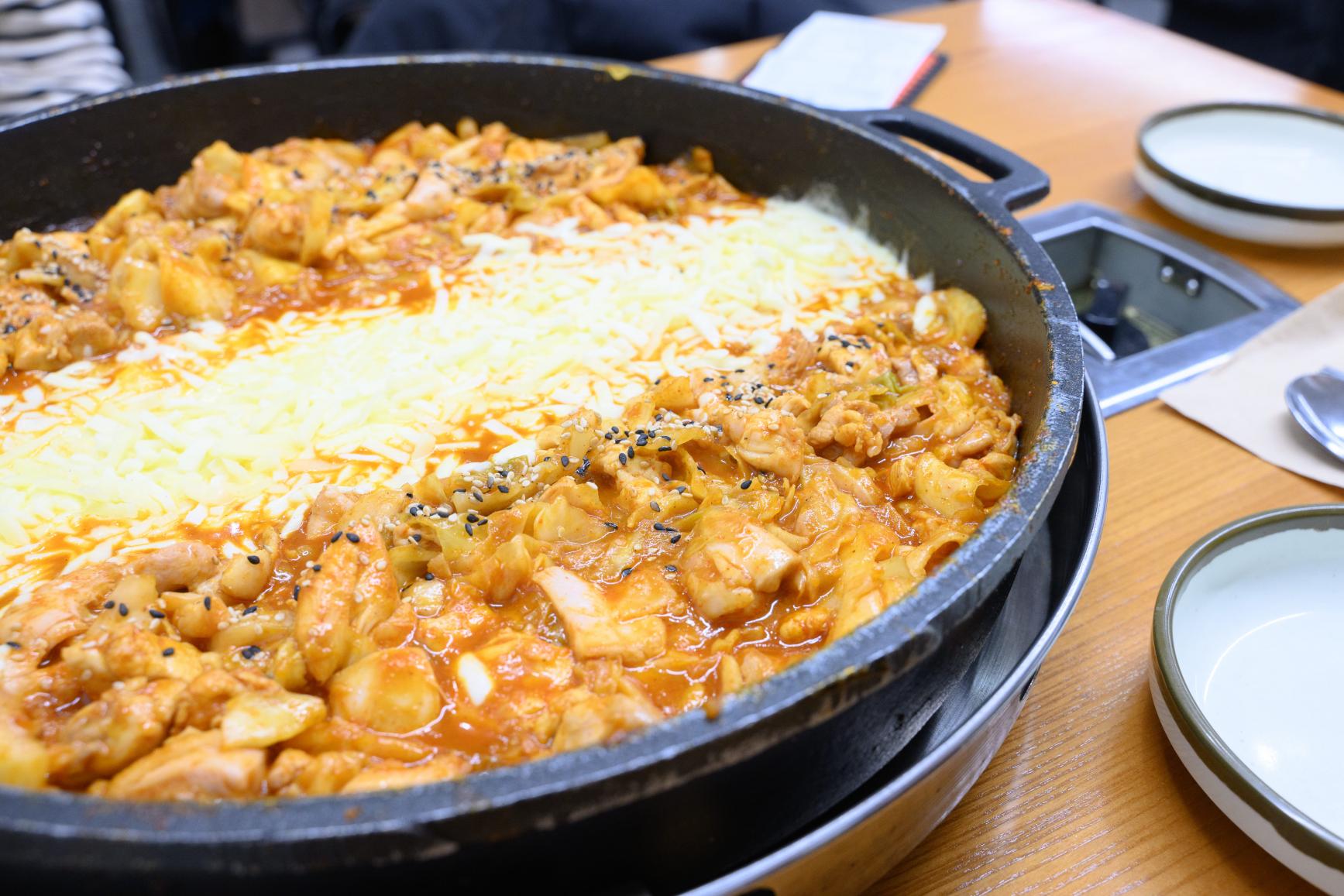 02.ソウルで絶対食べたいチーズタッカルビ！明洞で夕食を食べるなら「チャンインタッカルビ」-0