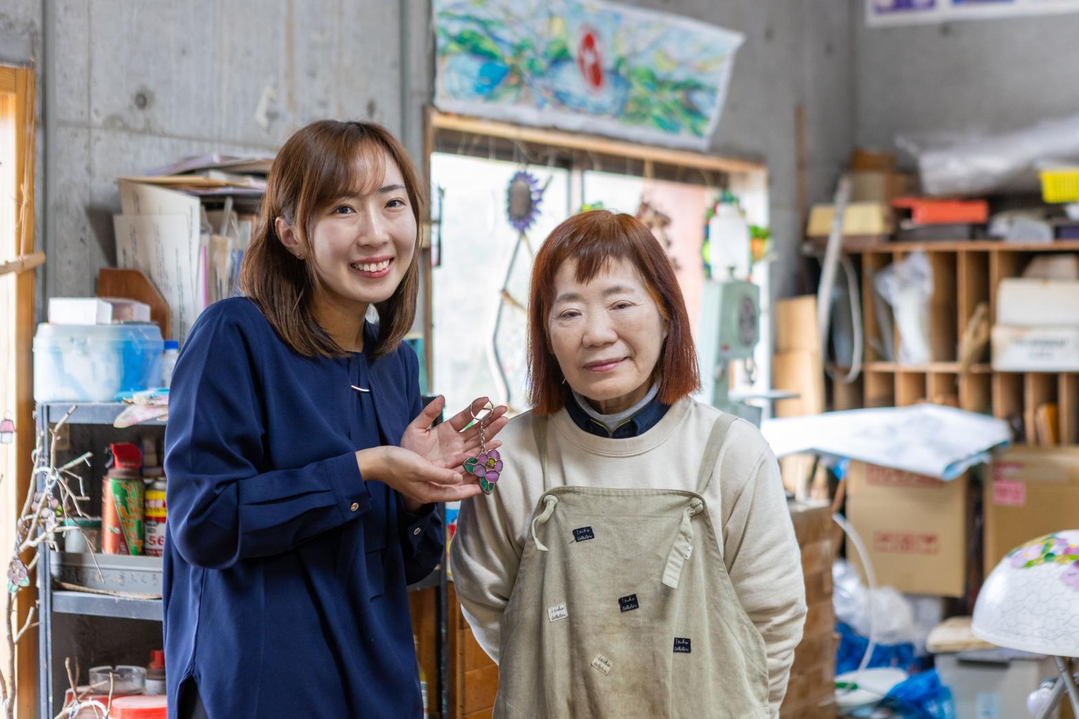 キラキラと輝くステンドグラスのキーホルダーが完成！！-0