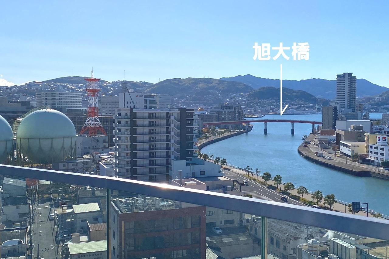 長崎スタジアムシティの屋上から、「旭大橋」が見えます-0