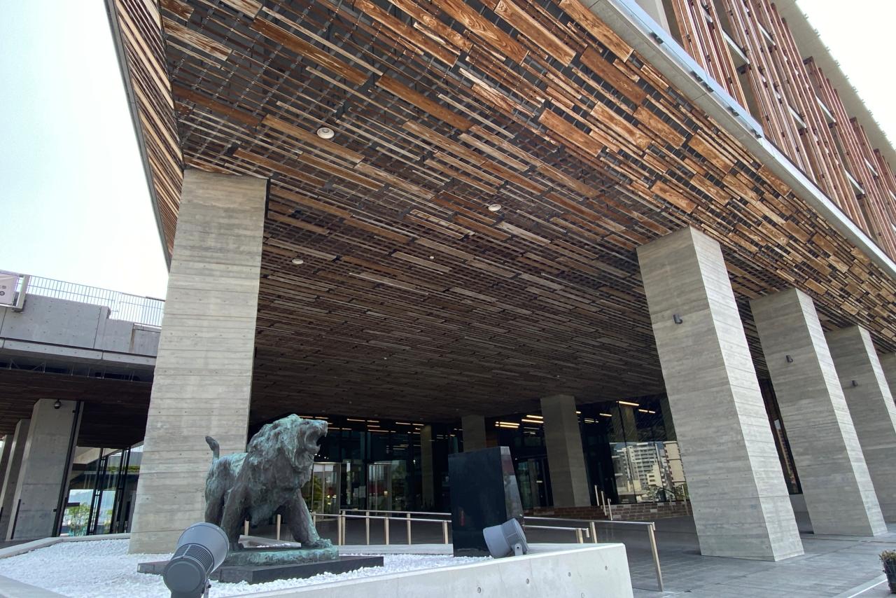 トラの「にゃーが」は、長崎県庁エントランスホールに！-1