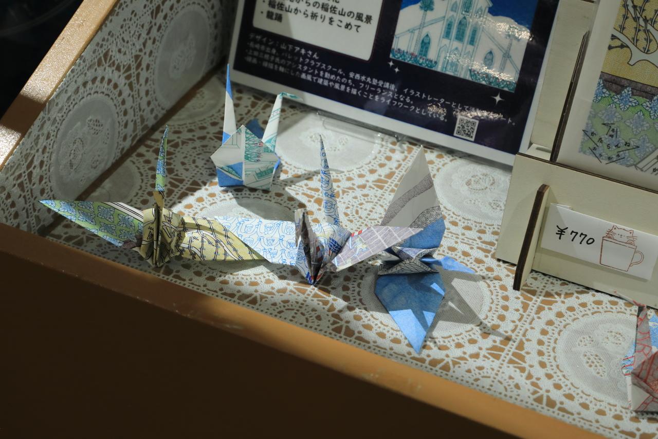 ホテルのロビーで、ここならではの長崎土産をゲット！-3