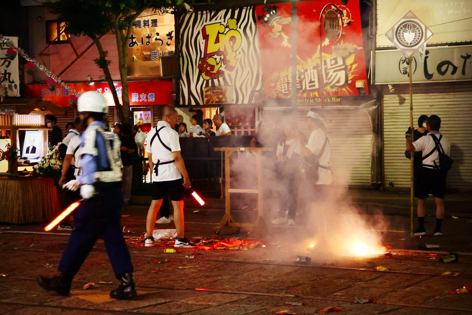 バンバン！と大量の爆竹が！！-0