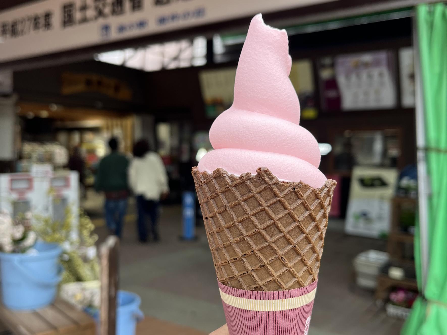 大人気「そのぎ茶ソフトクリーム」-1
