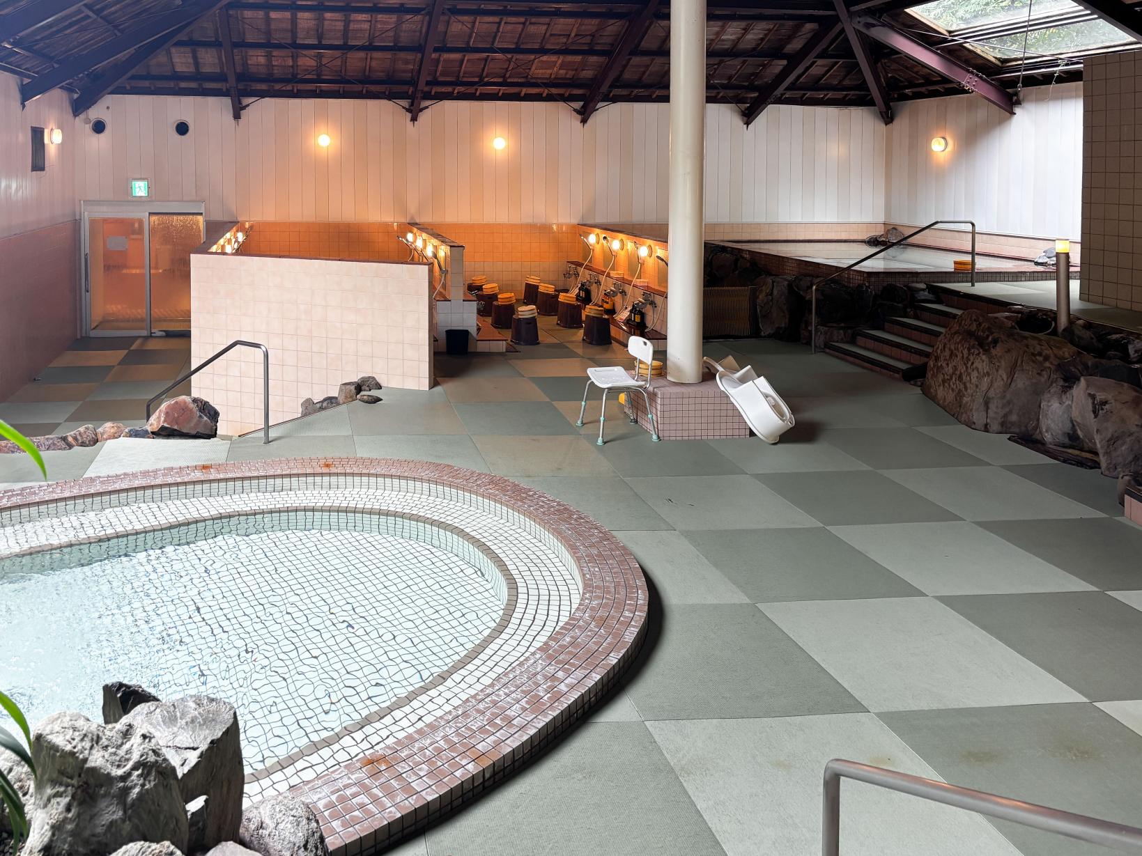 まずは温泉へ-2