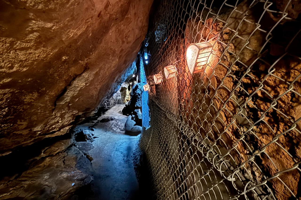 入口からの冷気と、立って進めないことにビックリ！-1