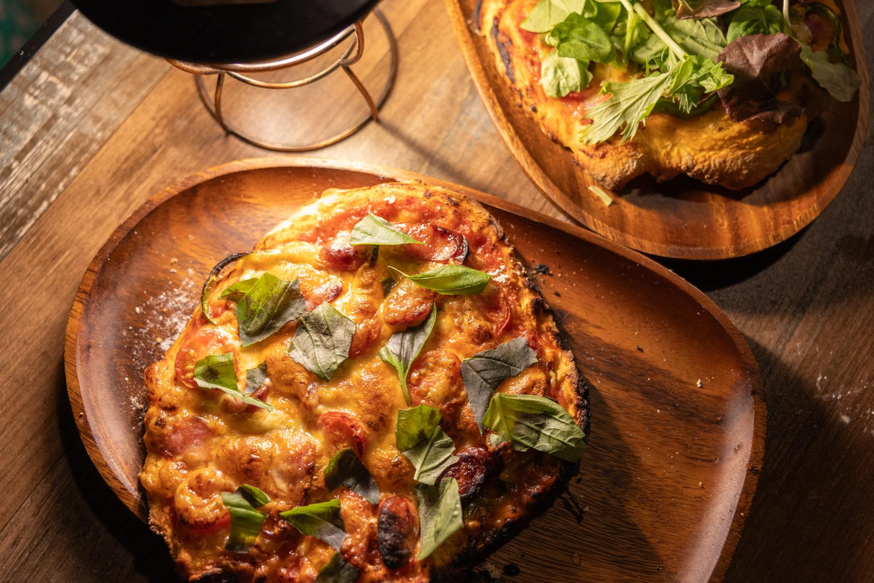 自分たちで作ったピザは最高の味！-0