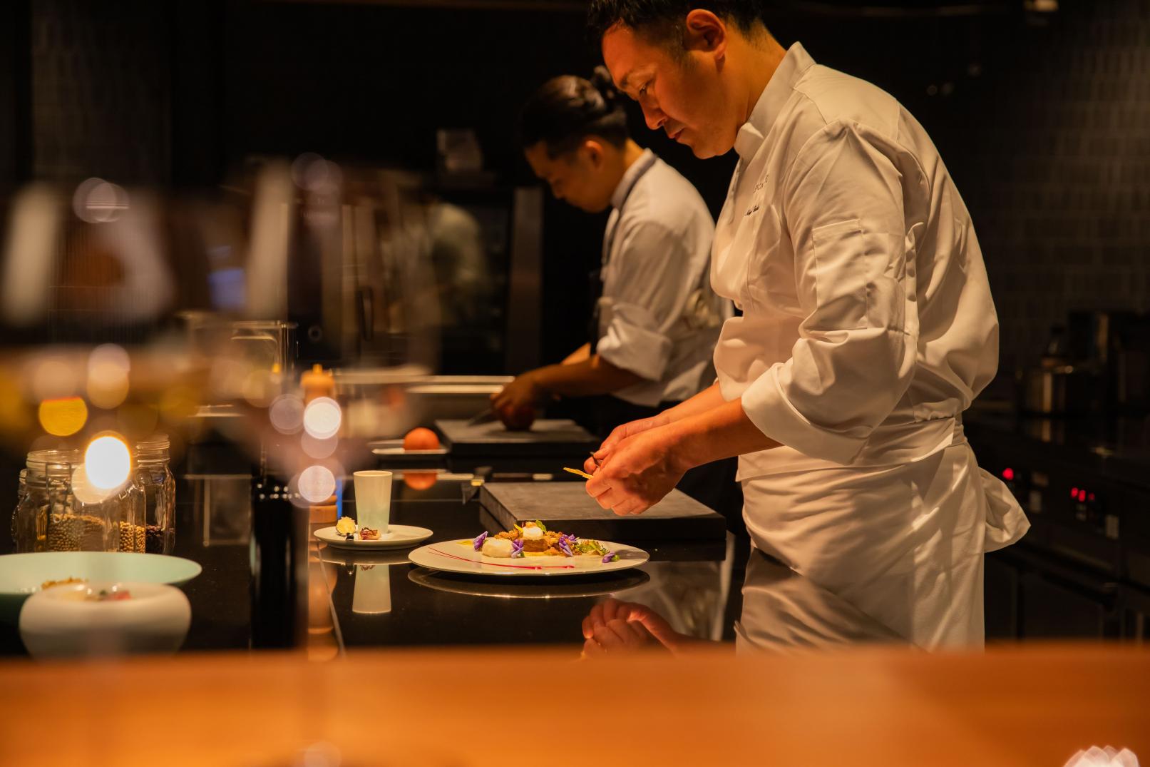 ホテルレストラン「LES CINQ SENS(レサンクサンス)」HOTEL 7F-0