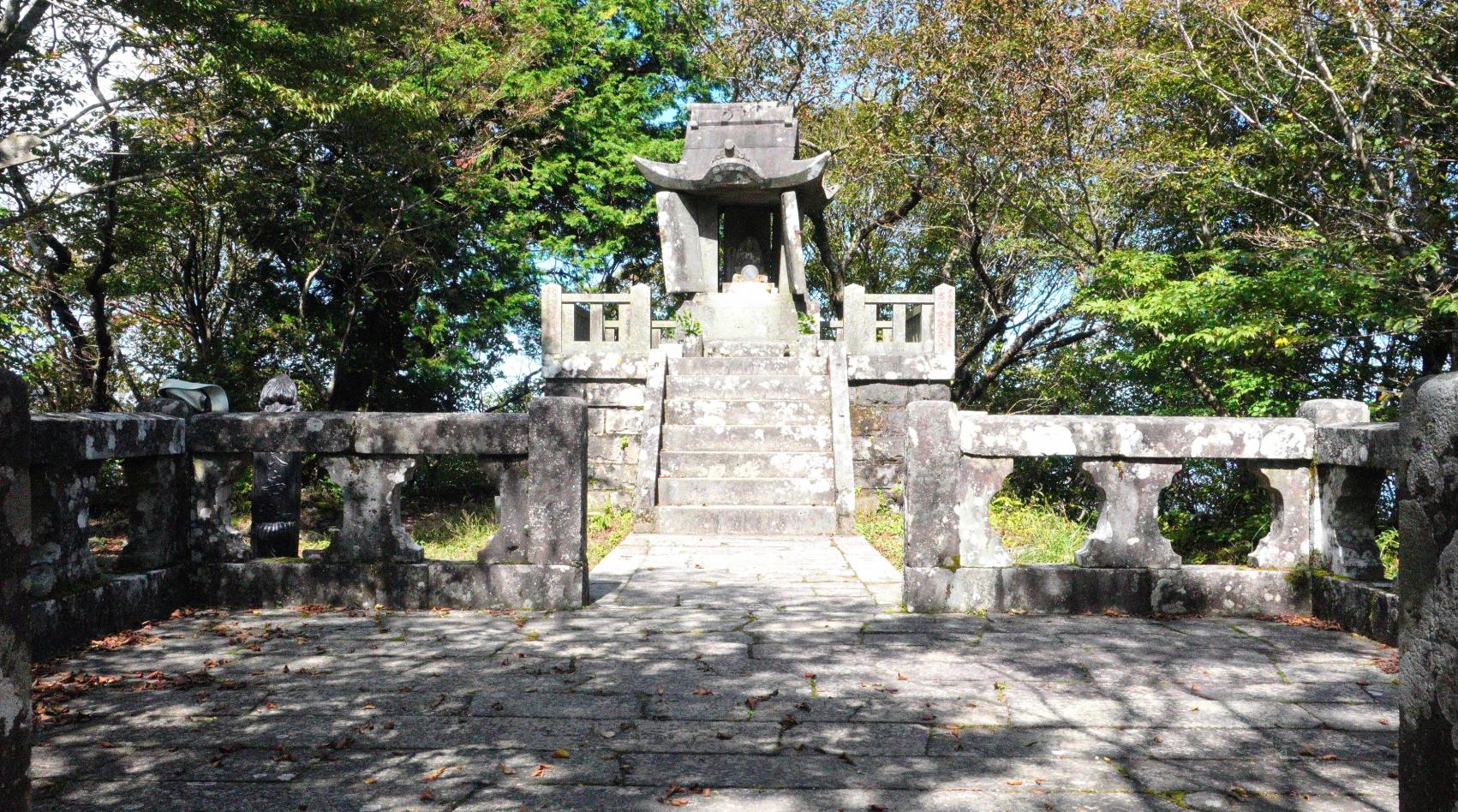 「多良岳」山頂に到着！-1