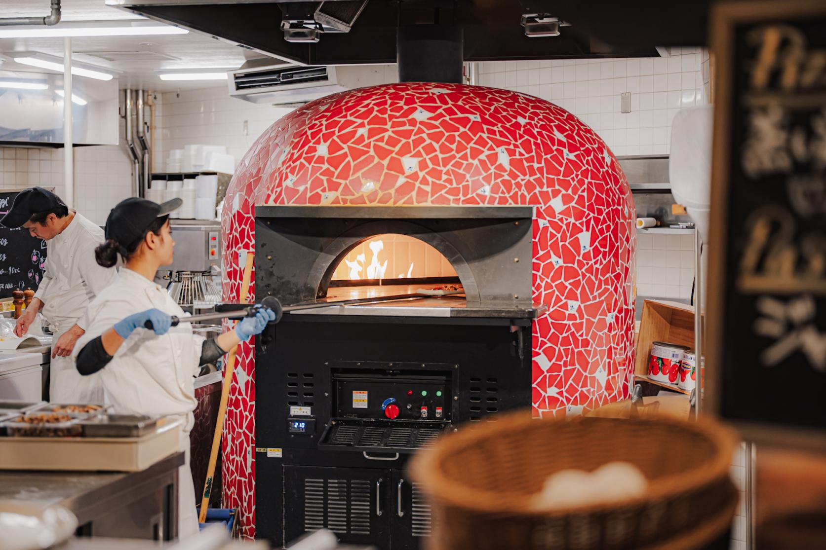 職人の手伸ばし生地と、伝統の窯-0