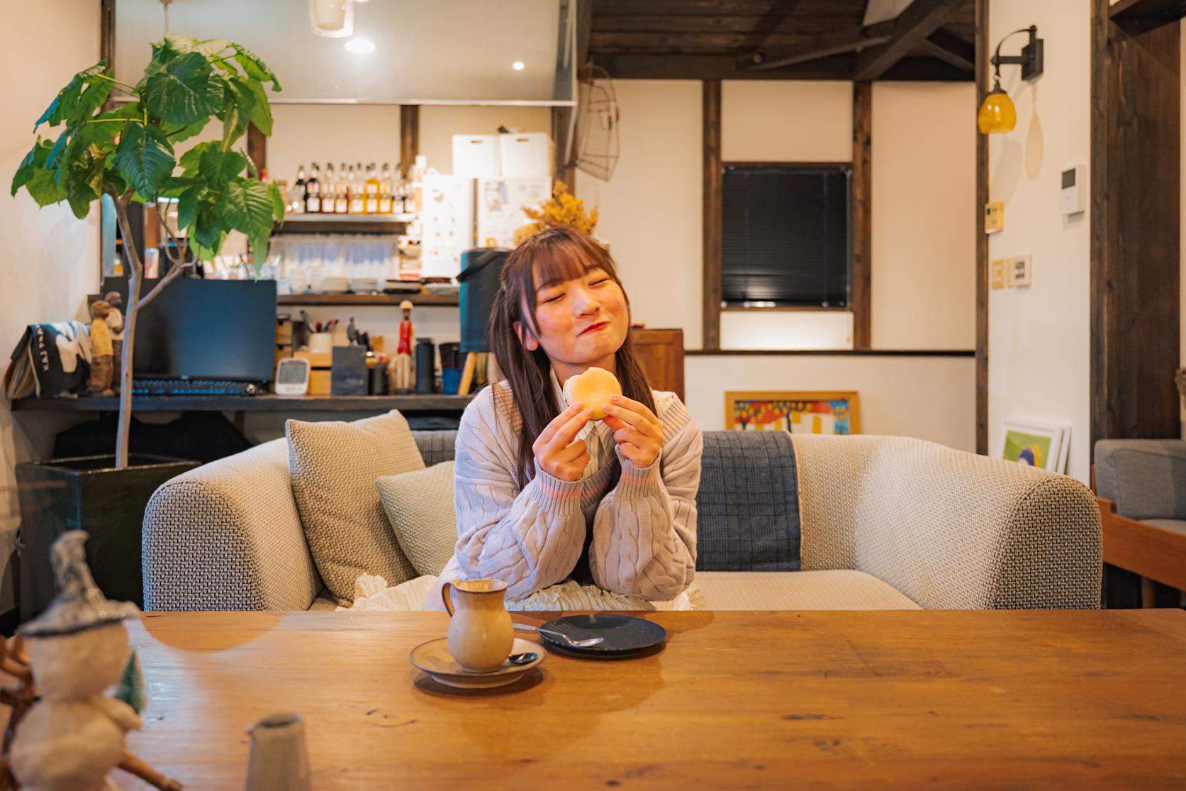 15:00 ｜ お気に入りカフェ「仔鹿の散歩道」でのんびり-3