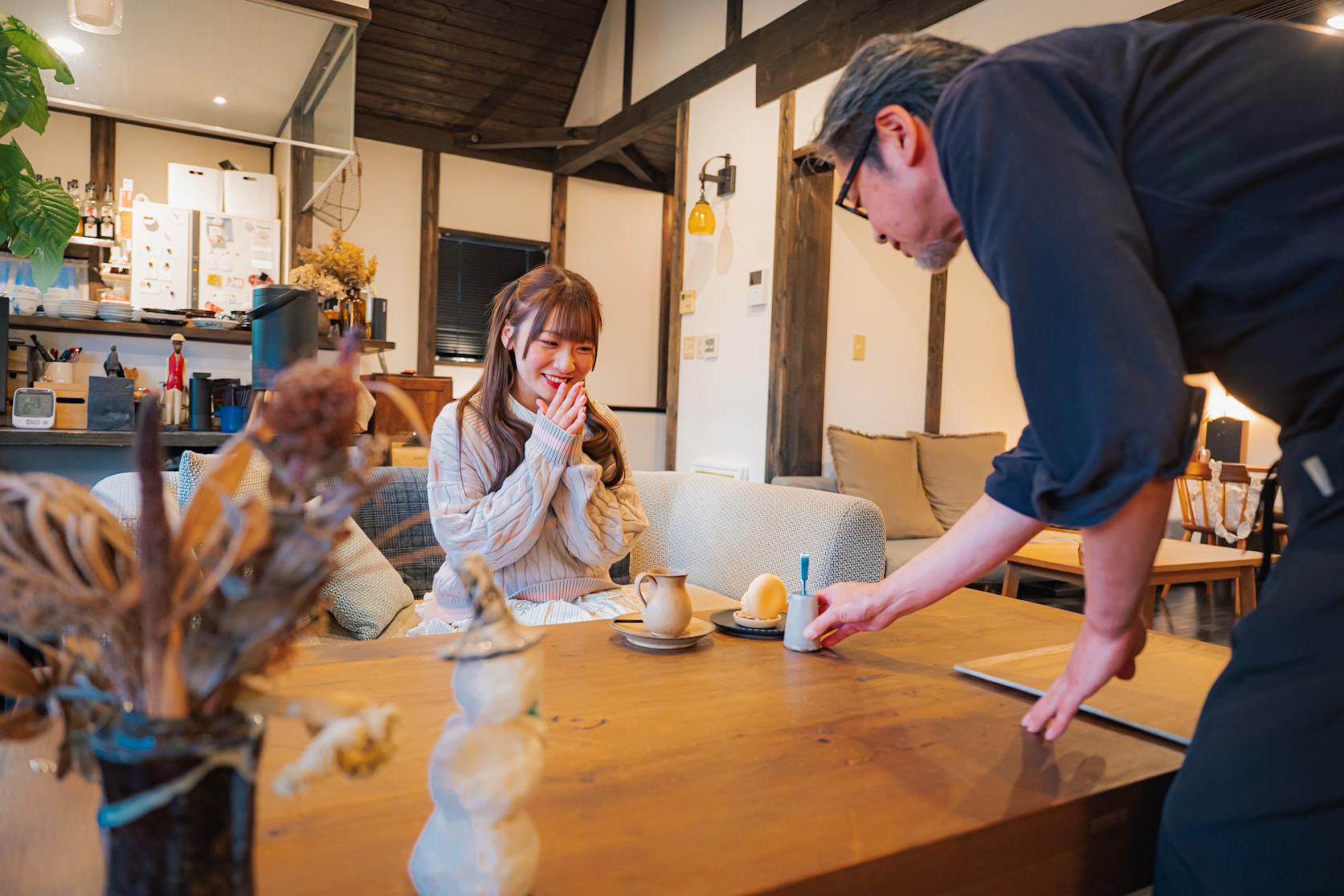 15:00 ｜ お気に入りカフェ「仔鹿の散歩道」でのんびり-1