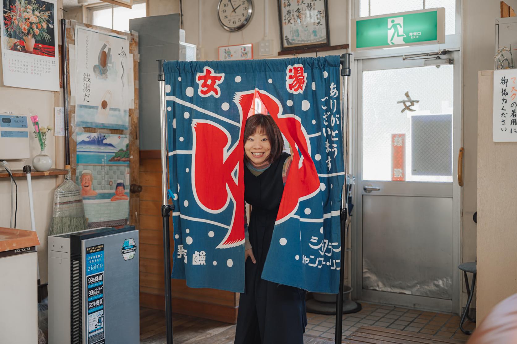 ③ 昭和の香りが漂う、懐かしの番台-7