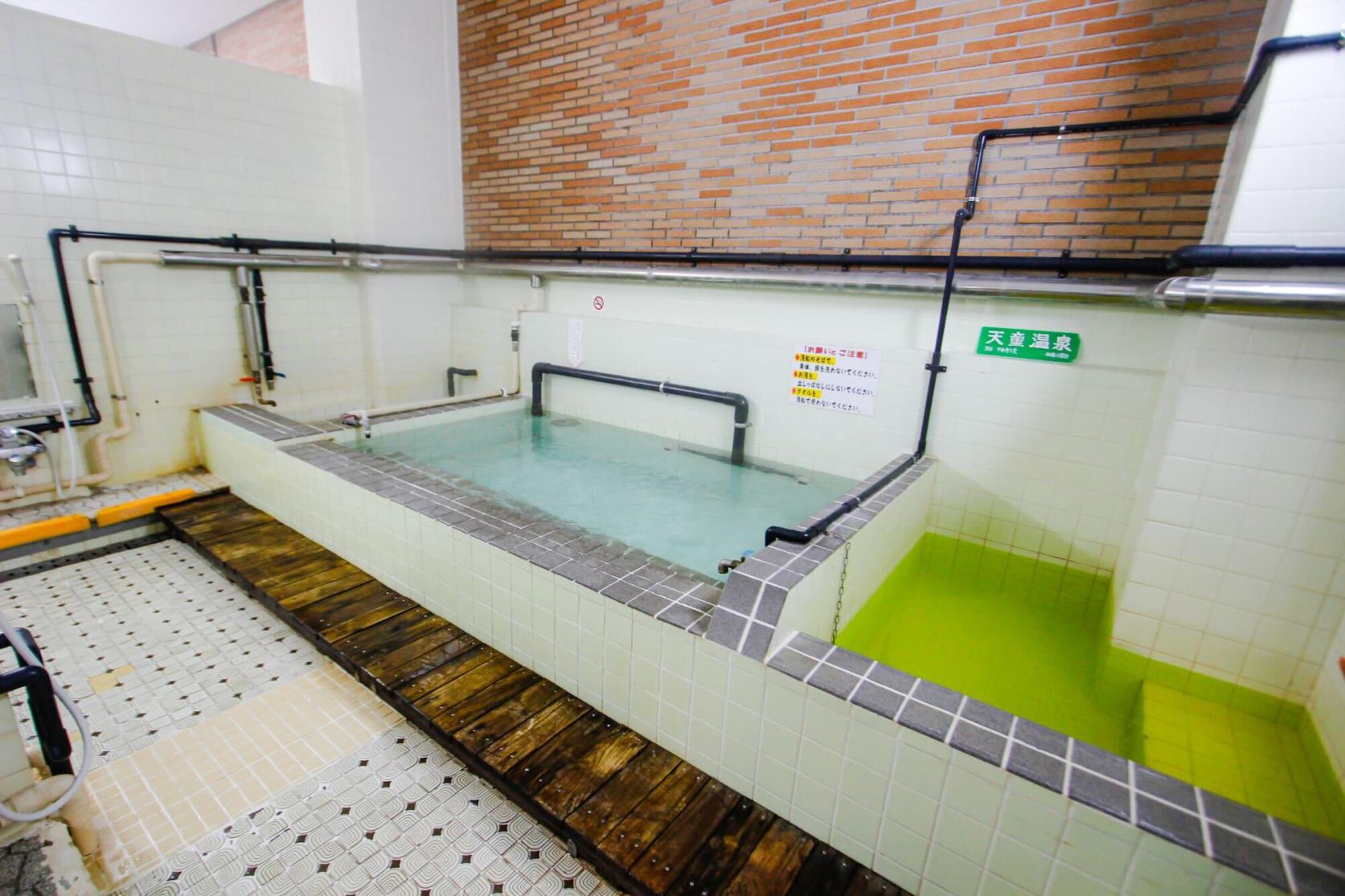 ⑤ 心温まる「3種の湯船」と家族の風景-1