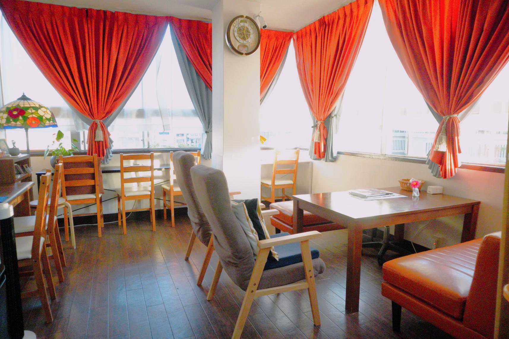 出島を眺めながら過ごす、居心地のいいリビング-0