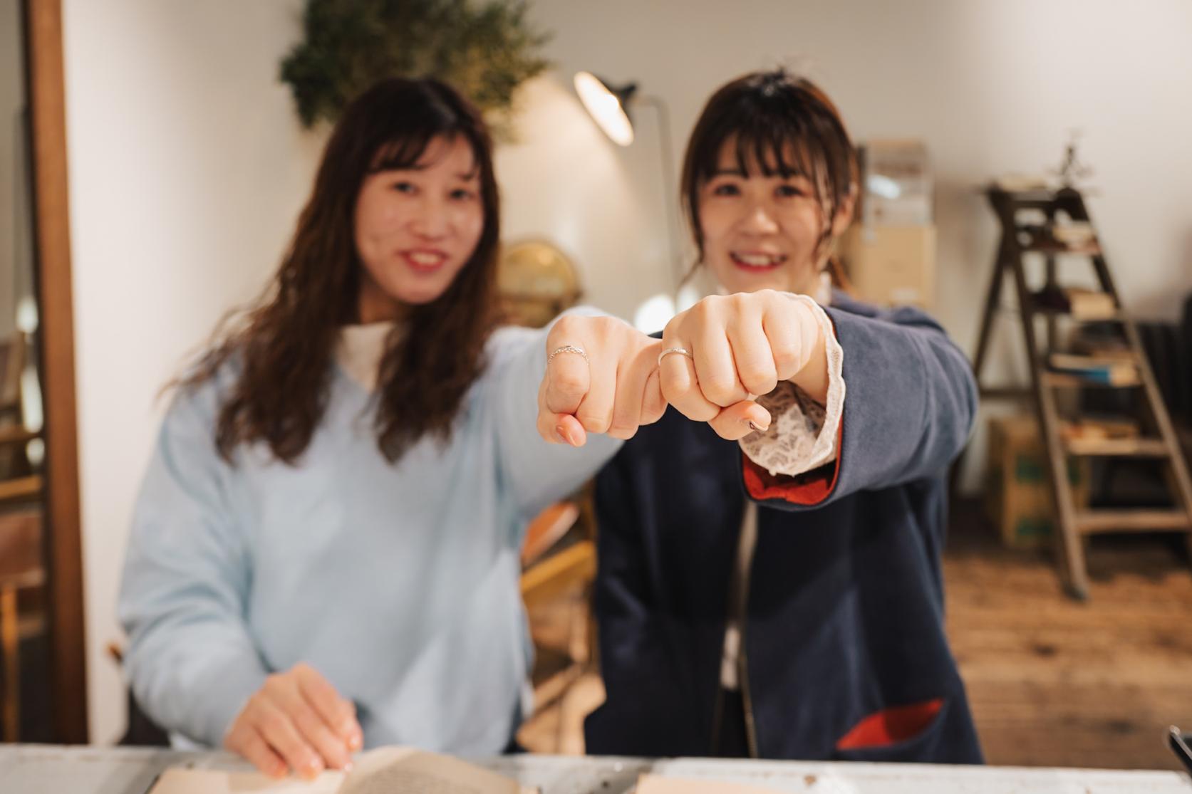 11. テンション最高潮！お花に囲まれてのお披露目-3