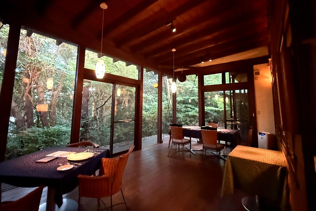 お食事はレストラン棟で-0