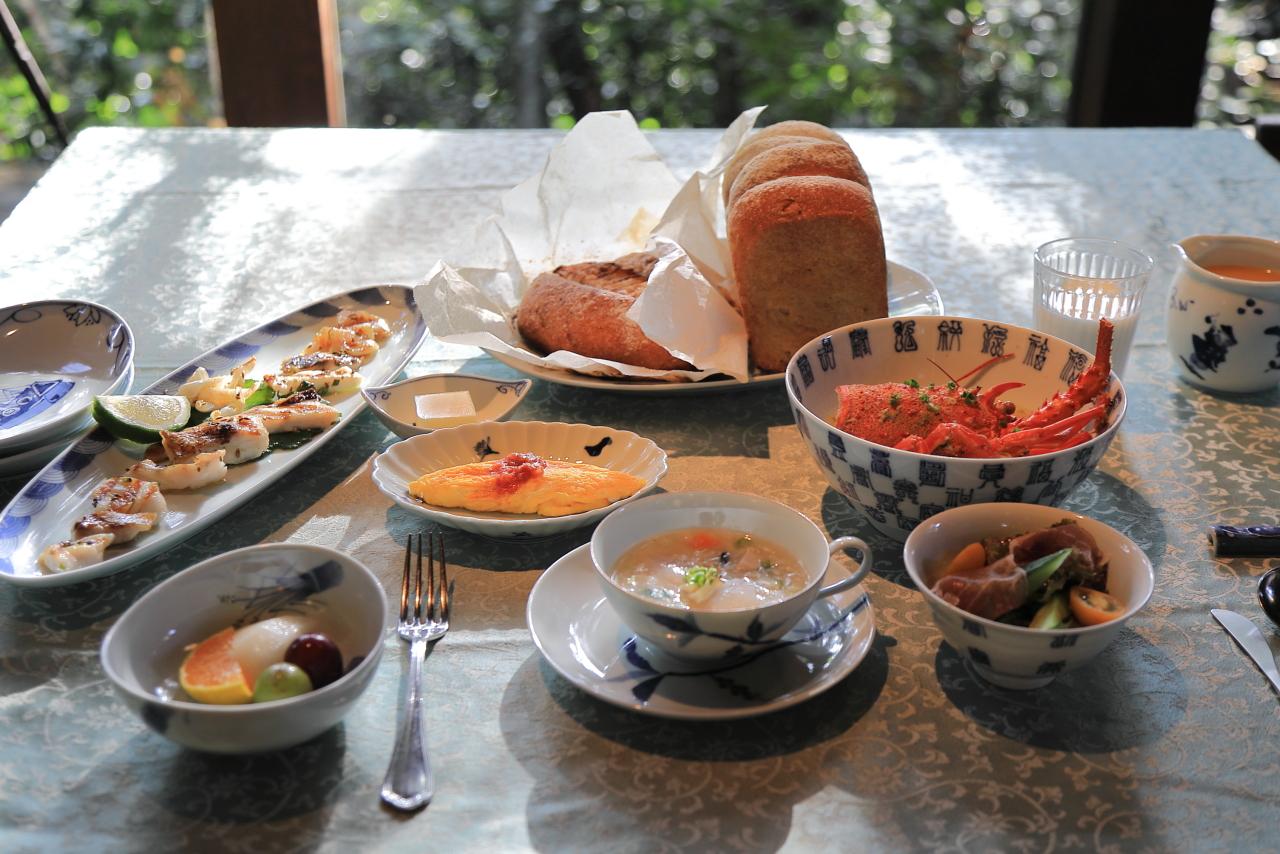 美食で目覚めるモーニング、ボリュームある豪華朝食-0