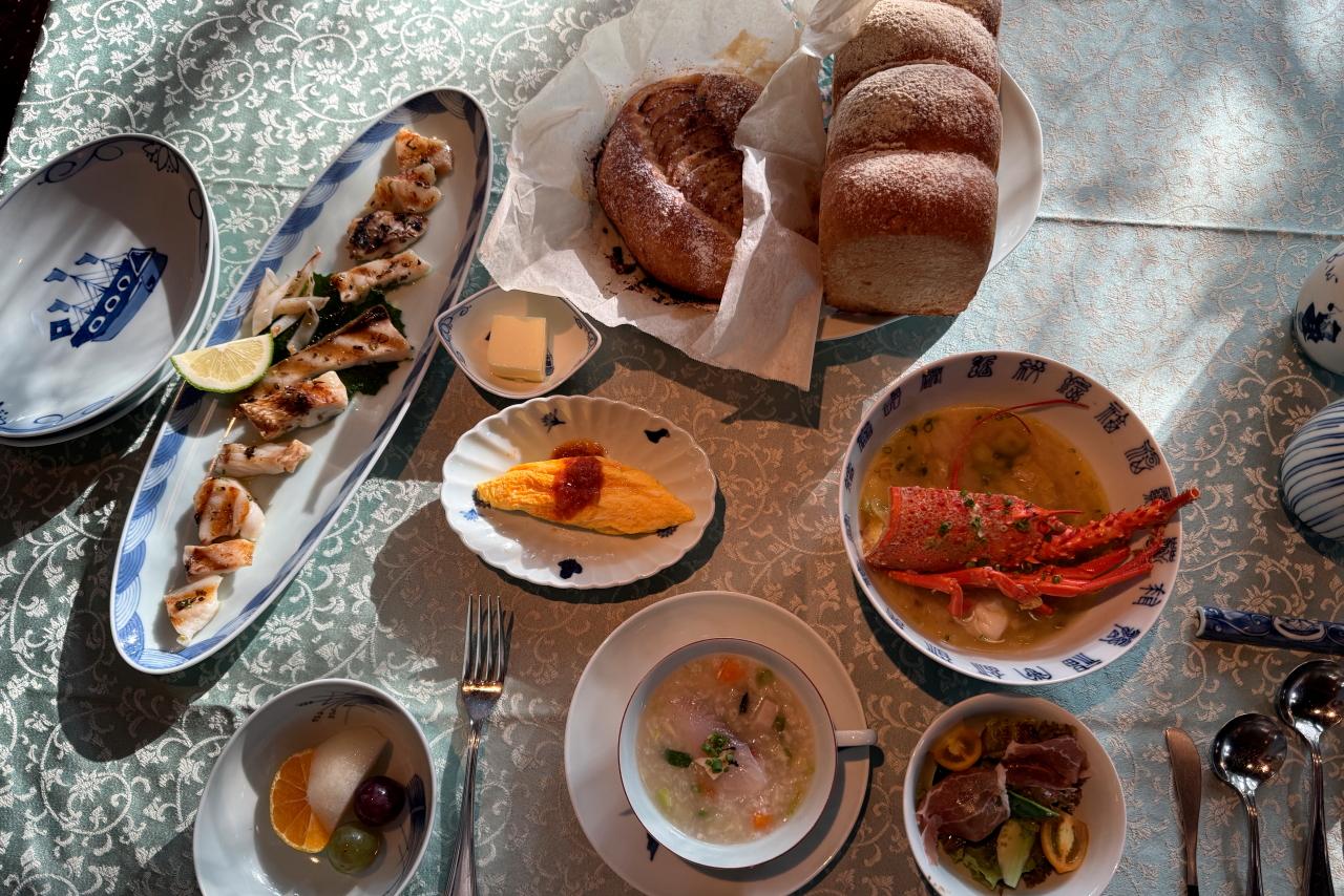 美食で目覚めるモーニング、ボリュームある豪華朝食-1