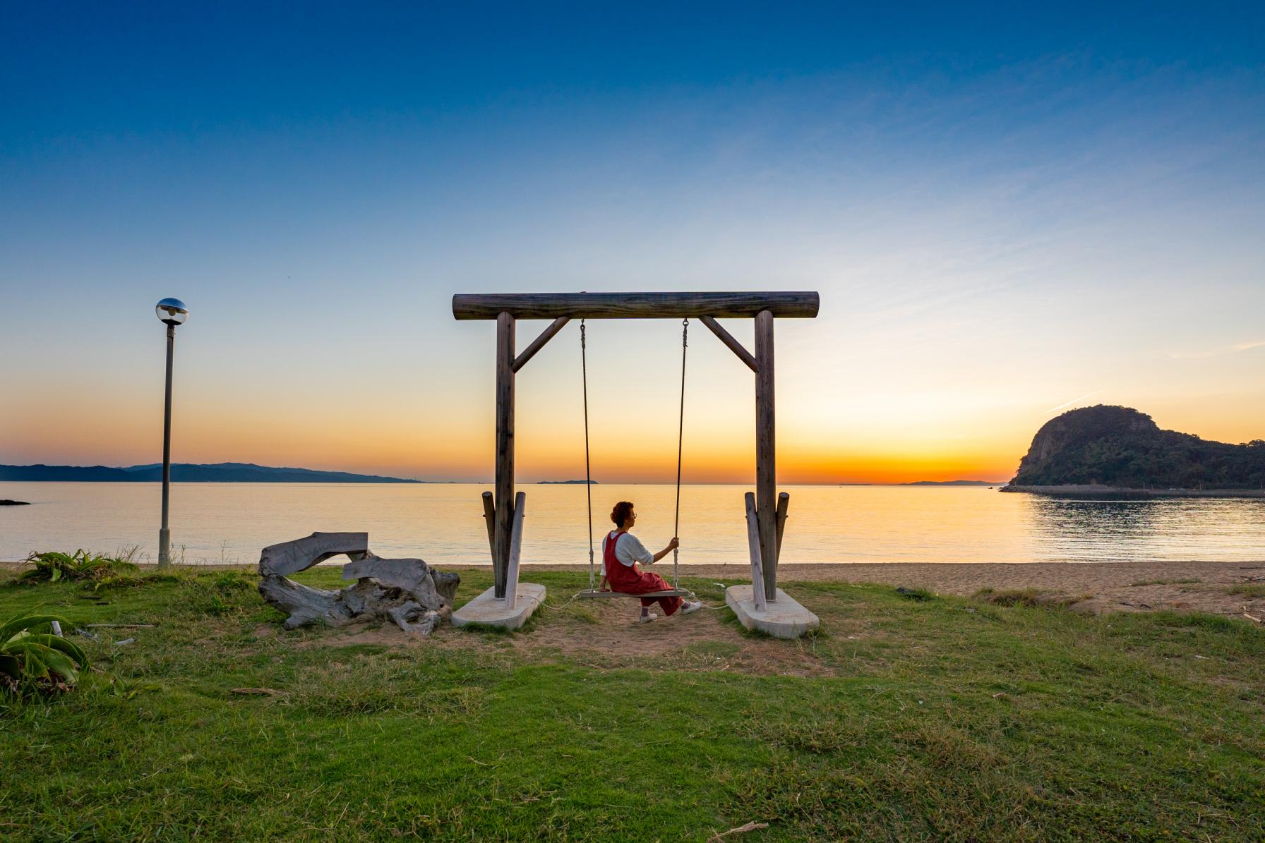 長崎県内の絶景ブランコスポット10選 話題の映え写真を撮りに行こう わたしがえらぶ長崎のお気に入り Tabi Note 公式 長崎観光 旅行ポータルサイト ながさき旅ネット