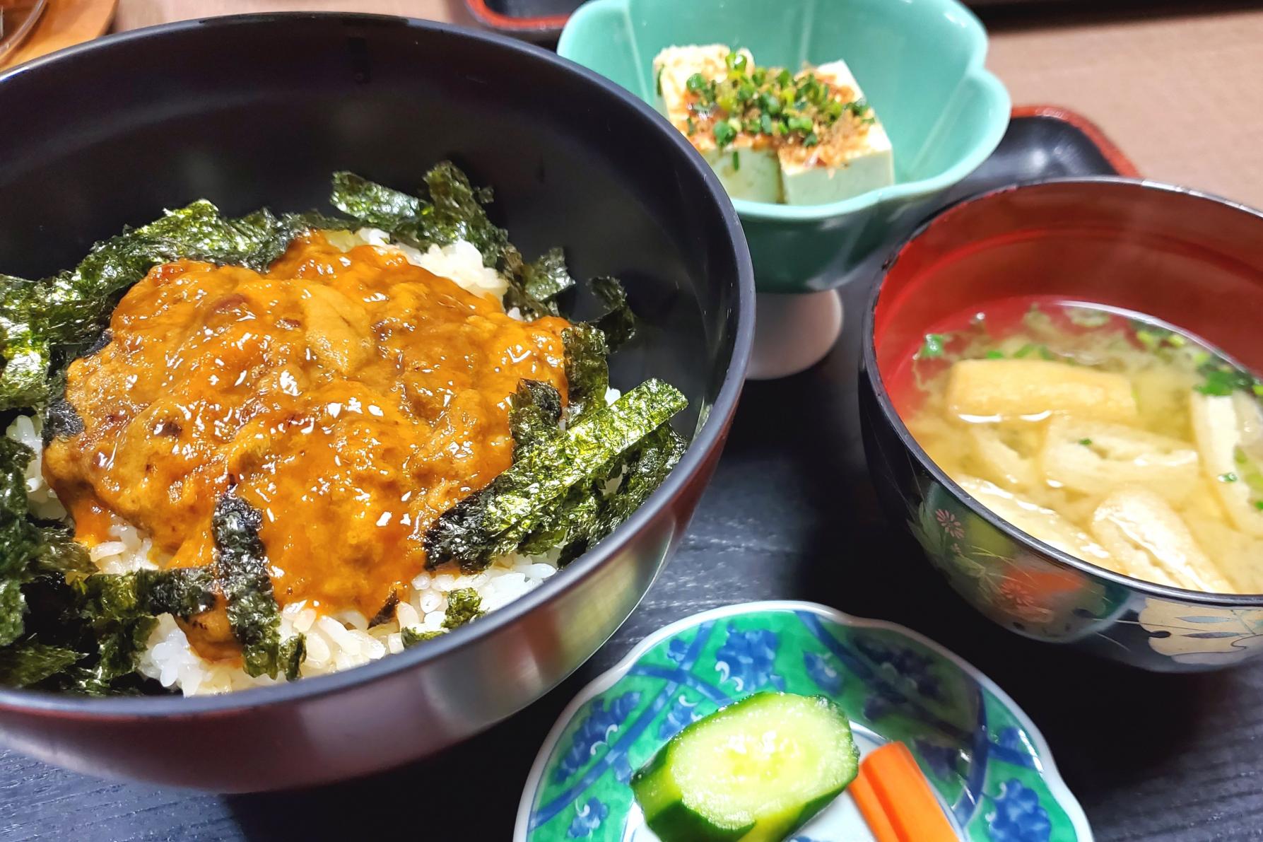 壱岐島　元祖「絶品生ウニ丼」の店「味よし」-1