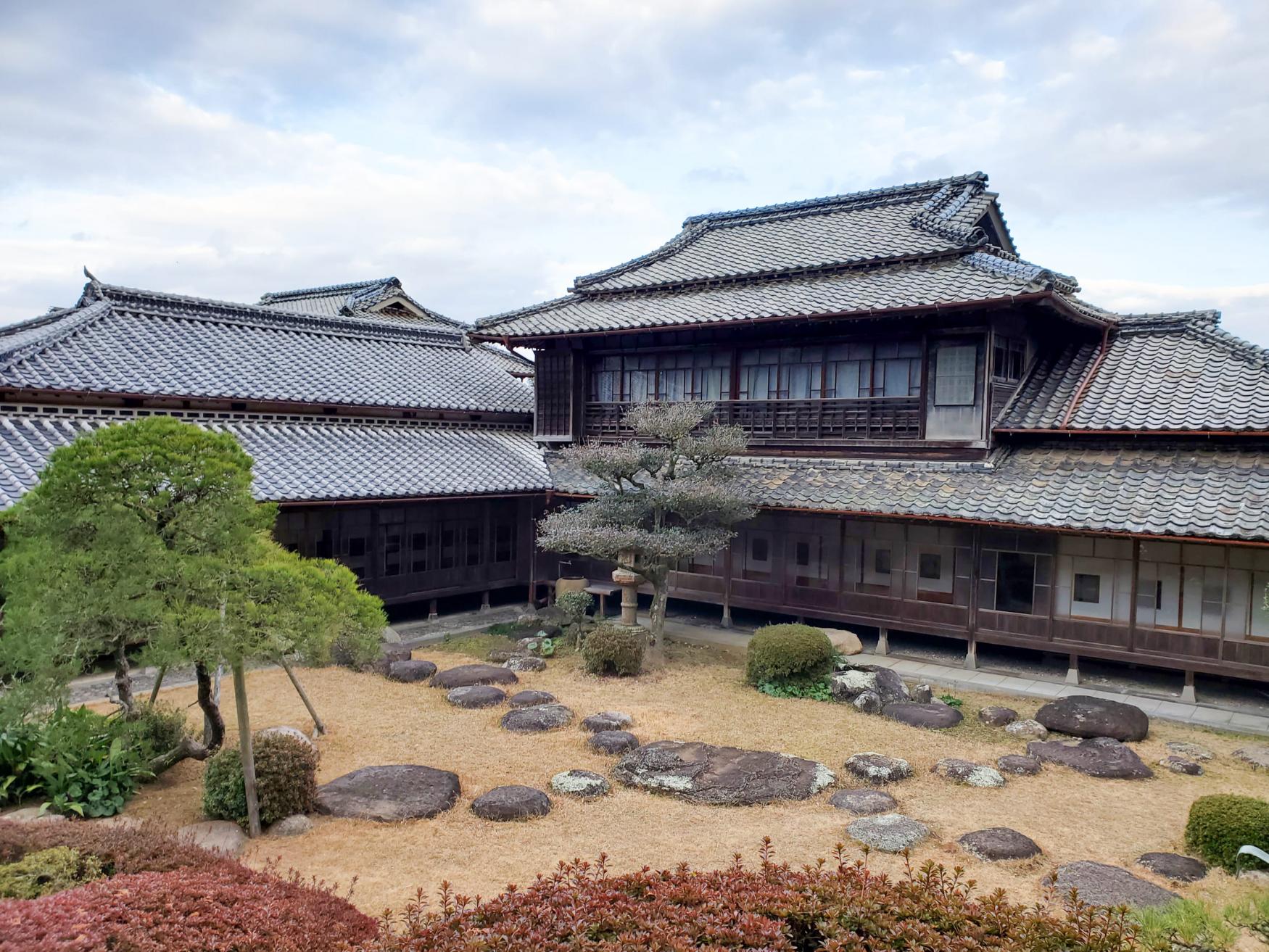 建築好き必見!緋寒桜だけじゃない、伝統的な日本建築が残る神代小路をまちあるき~神代駅からの行き方やマップも!-1