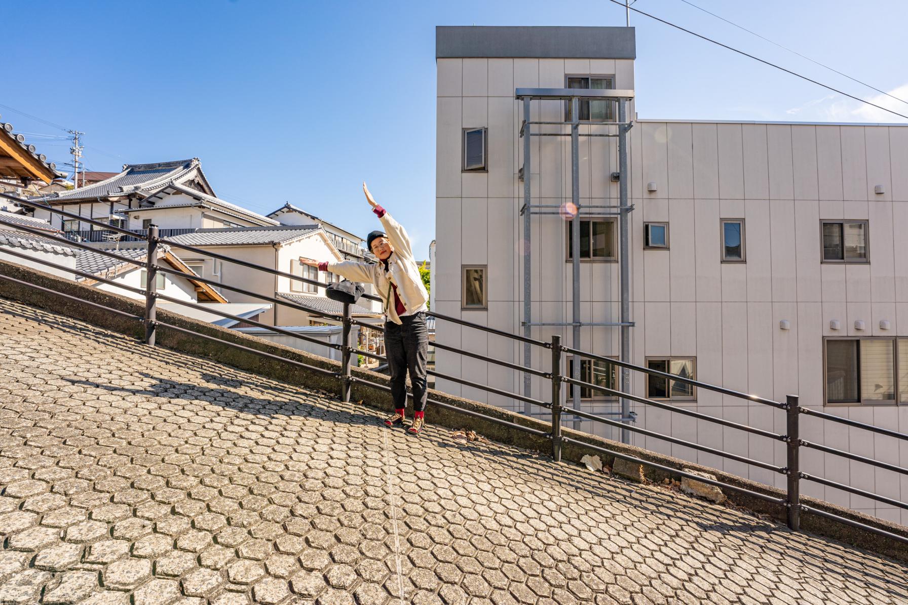 斜度ナン度！？坂の町・長崎のユニークすぎる坂-1