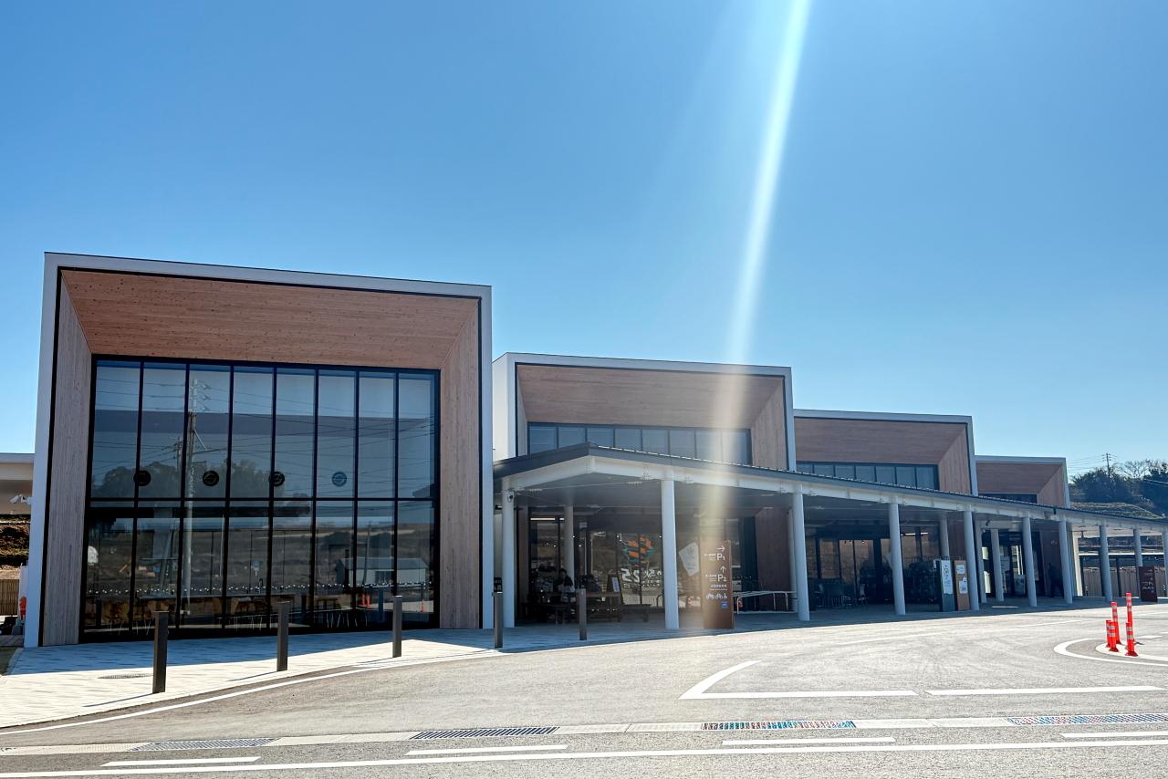 諫早市の道の駅「251いいもりじゃがーロード」畑の真ん中の直売所＆名物グルメ-1