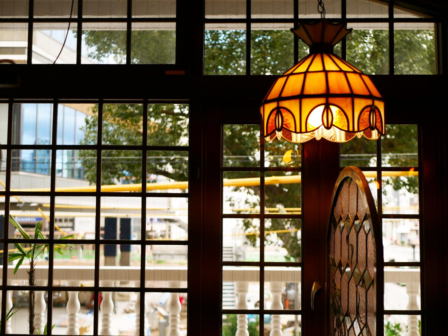 長崎旅のおすすめイベント「セヴィリヤ・スケッチ」 旅の思い出に、カステラを食べながら自分をスケッチしてもらうのはいかが？-1