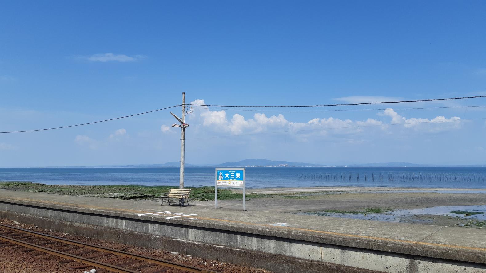 今！CMで話題沸騰中！海と電車のさわやか映えスポット特集ついに公開！-1