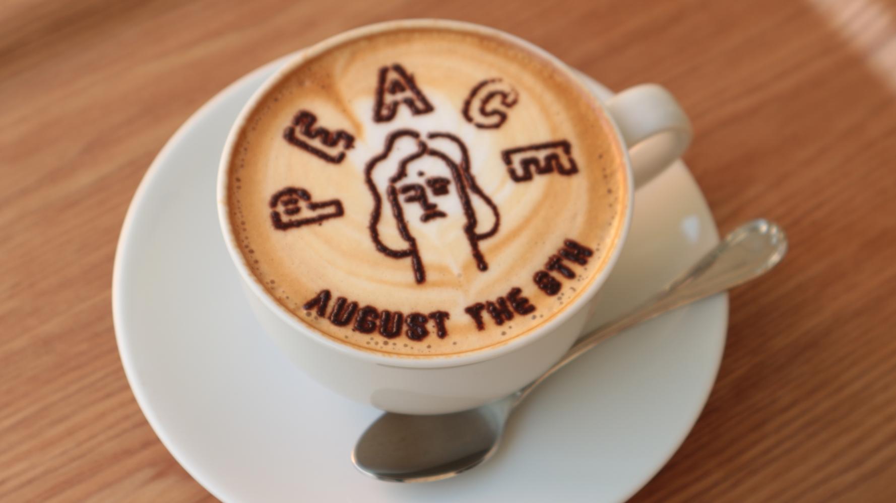 オリジナルラテアート「祈念像ラテ」-1