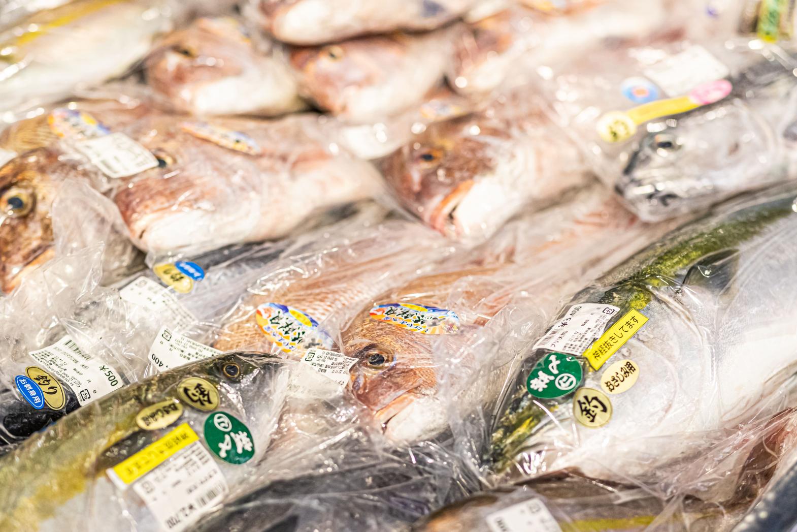魚介類、農産物のお買い物は「平戸瀬戸市場」で-1