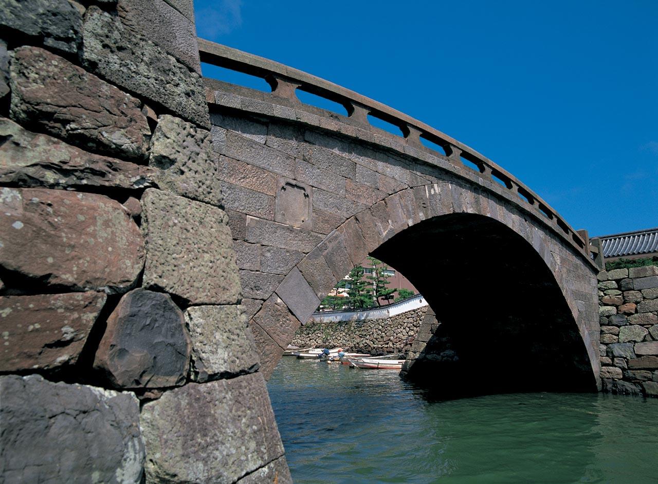 城と城下町を繋ぐ石造単アーチ橋 ―幸橋（オランダ橋）―-1