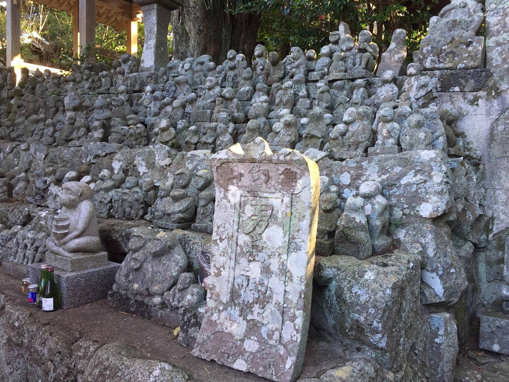 男嶽神社の石猿-1