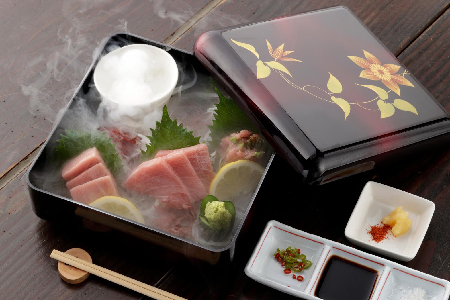 マグロの刺身の玉手箱-1