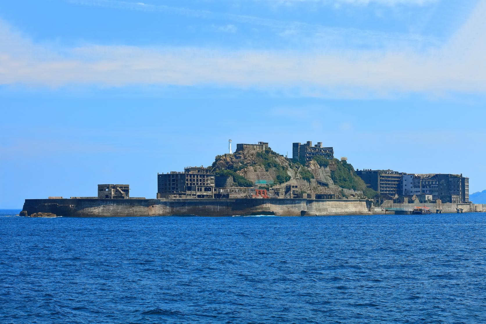 View Gunkanjima from the sea-1