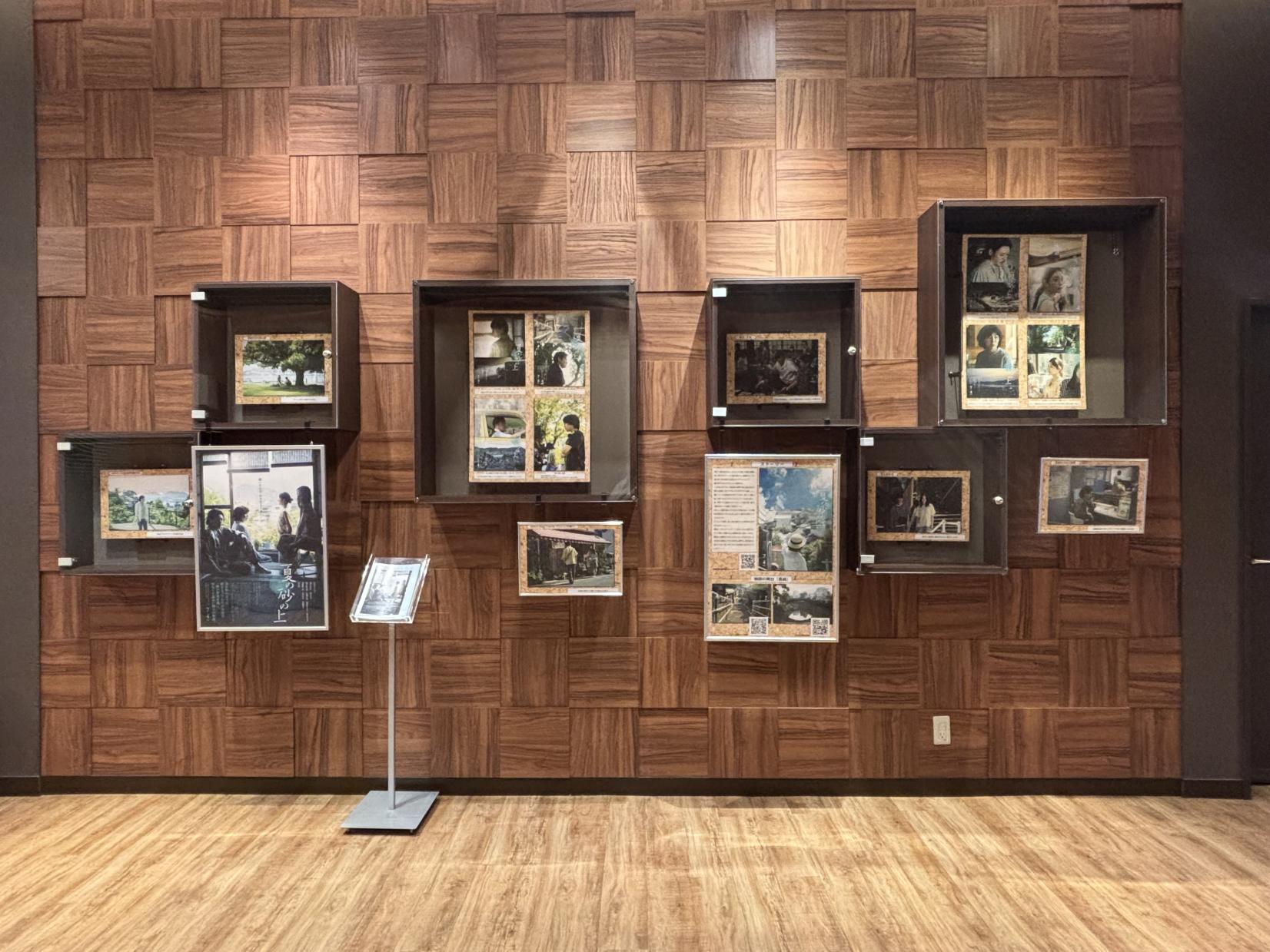 【終了】作品の劇中シーン等のパネルを展示-1