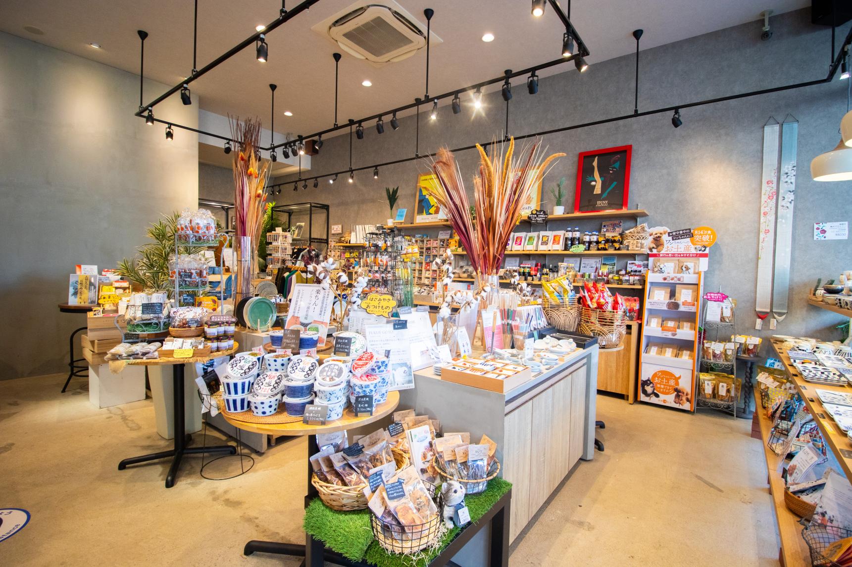 ４．Buy Sweets at Irohaya Dejima Main Store-2