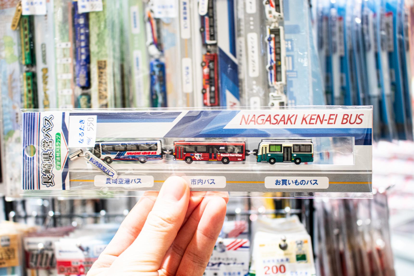 ３． Buy a T-shirt at DRAGON SEA Kamome Market Store-3