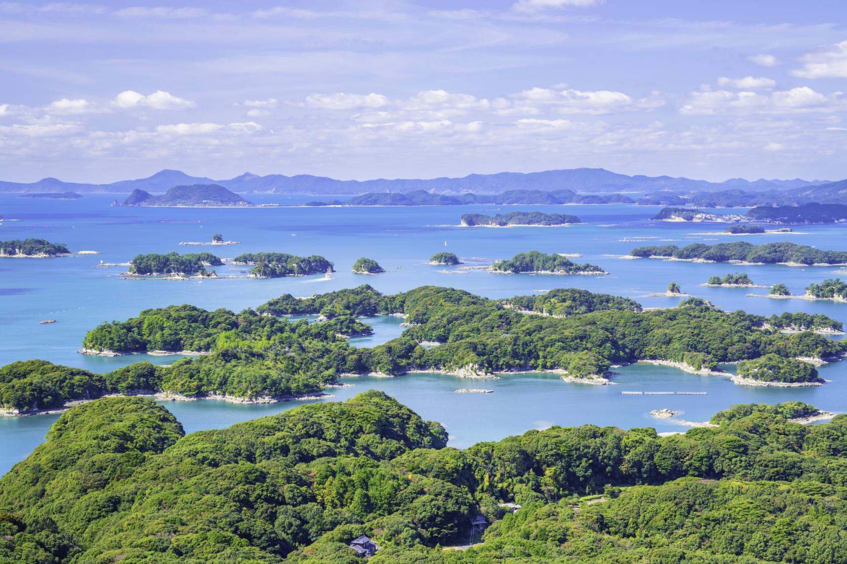 周囲を海に囲まれ、風光明媚な景色が魅力。島の数は日本一！-1