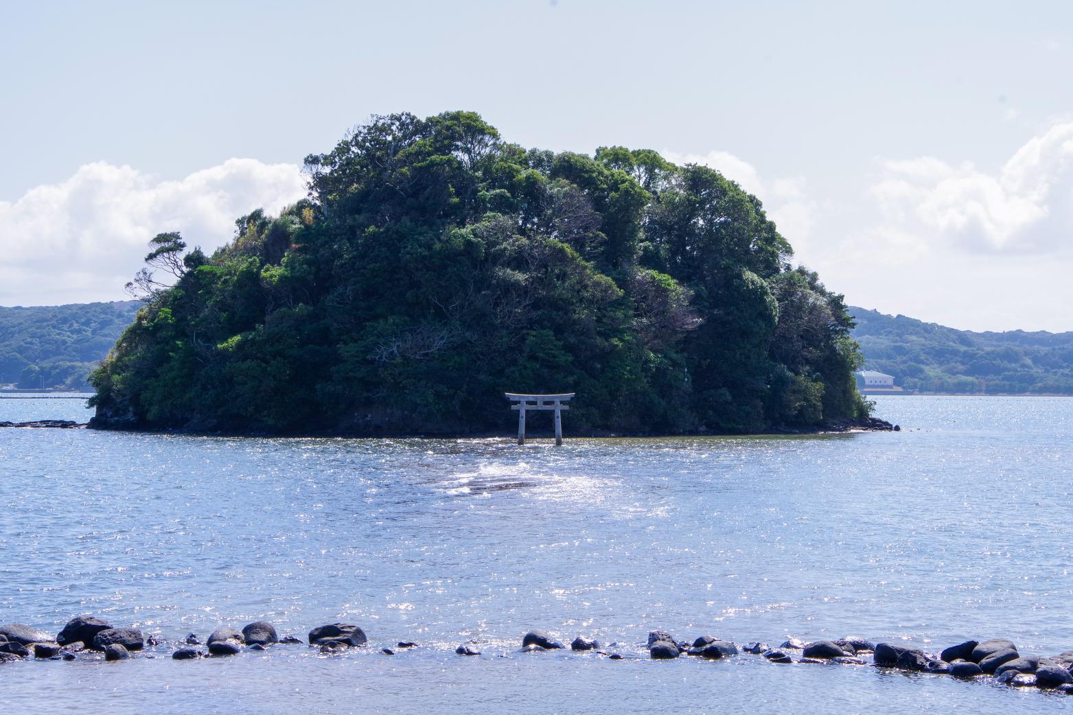 Kojima Shrine: Where the Approach Road Appears from the Ocean-7